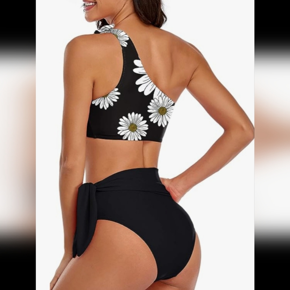 2 piece Swimsuit XL - Picture 3 of 9